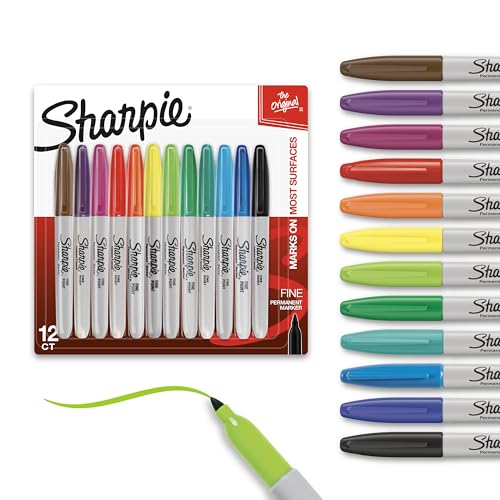 Permanent markers in five colors